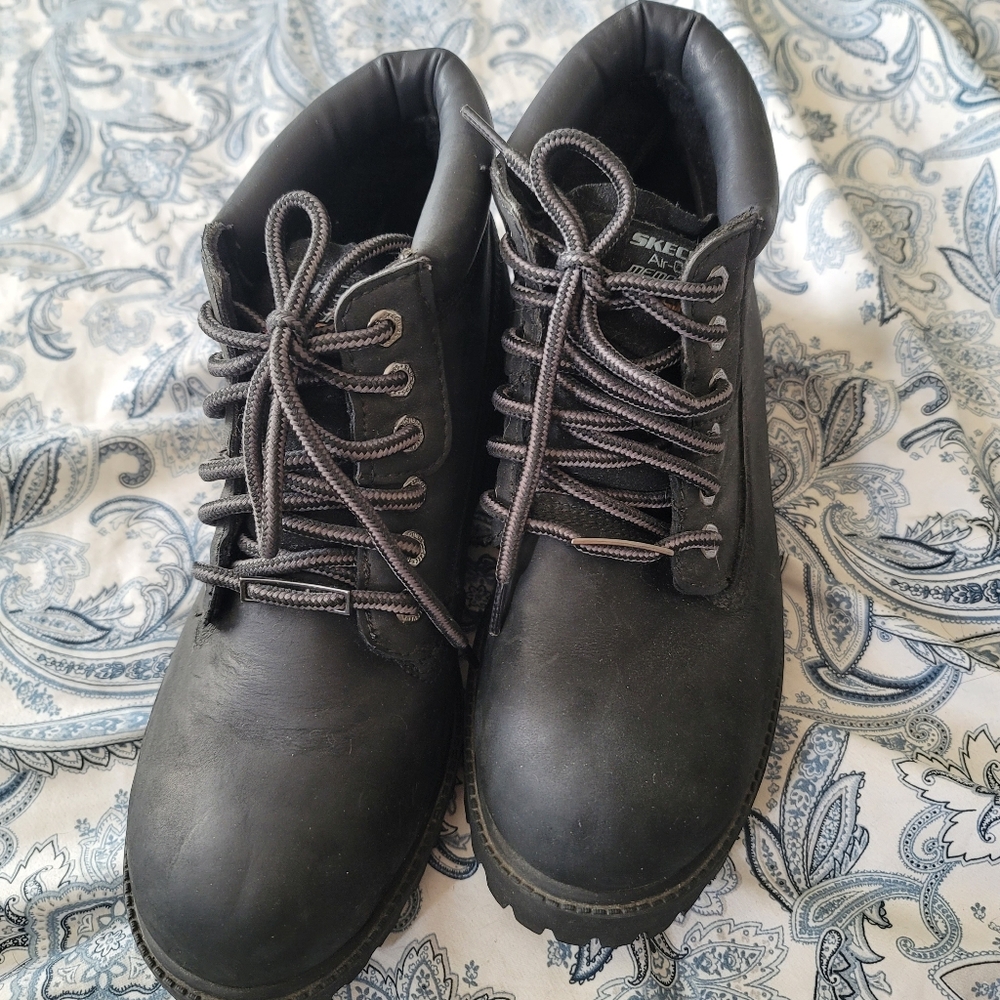 Sketches Air-Cooled Memory Foam Waterproof Boots Sz 9